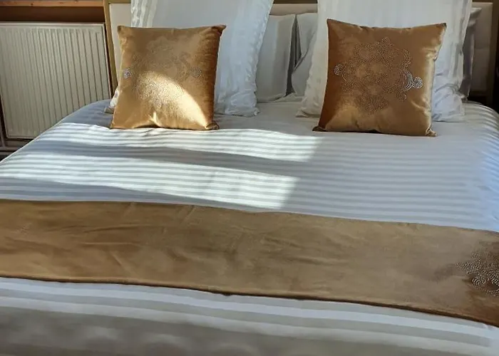 Chateau De Montmireil