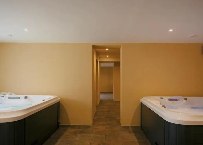 Chateau De Montmireil Canisy