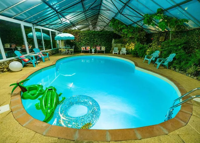 Chateau De Montmireil Bed and Breakfast 3*